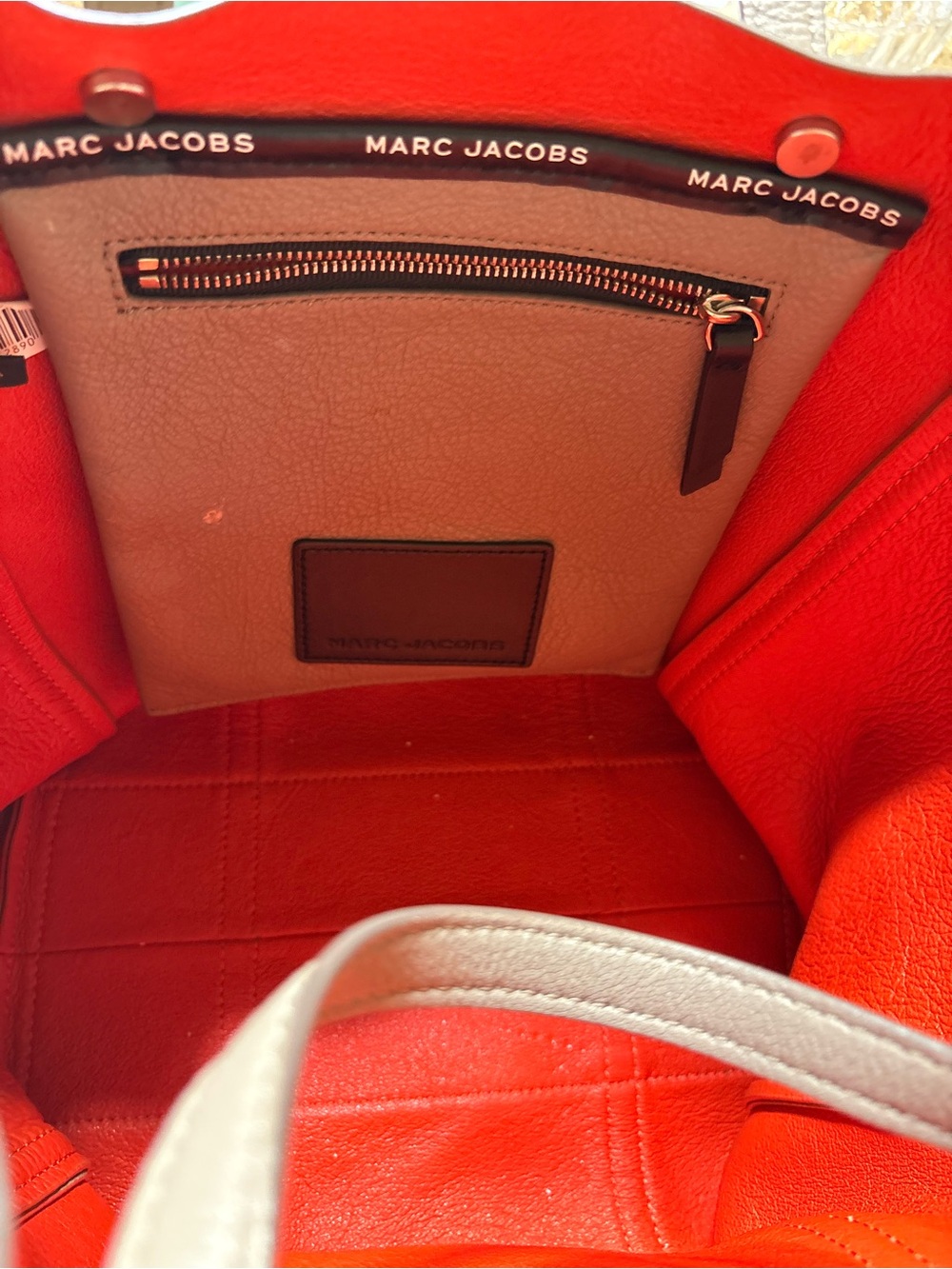 Marc Jacobs Taupe Pebbled Leather Shoulder Bag - Picture 4 of 5